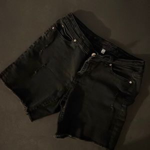 JLo Jean shorts stretch material